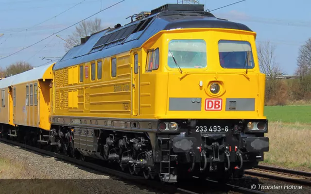 Arnold HN2601 DB Bahnbau, diesel locomotive 233 493-6, yellow livery, ep. VI N