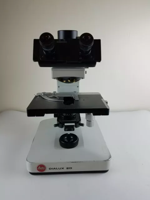 Leitz Wetzlar Dialux 20 Trinocular Microscope 513474  Periplan GF 12.5X Turret