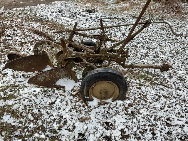 OLIVER  2 bottom TYPE PLOW ----drag plow rooster comb trailer