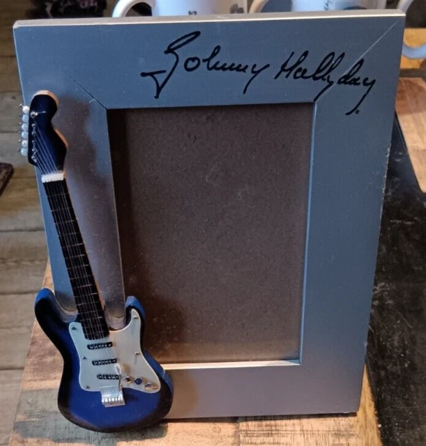 JOHNNY HALLYDAY Ancien cadre photo avec guitare EUR 13,90