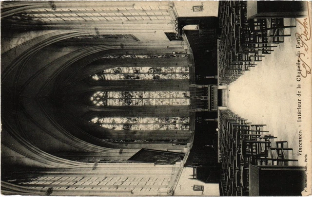 CPA Vincennes Interieur de la Chapelle du Fort (1347068)