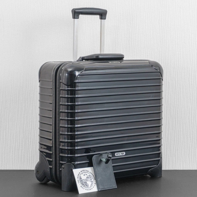 RIMOWA SALSA DELUXE 25L Carry-On 2 Wheel Tsa Rock Black