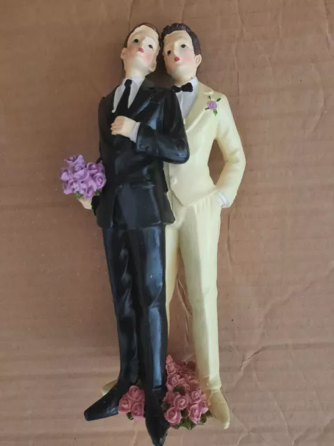 Couple de mariés deux hommes figurine en résine décoration gâteau de mariage