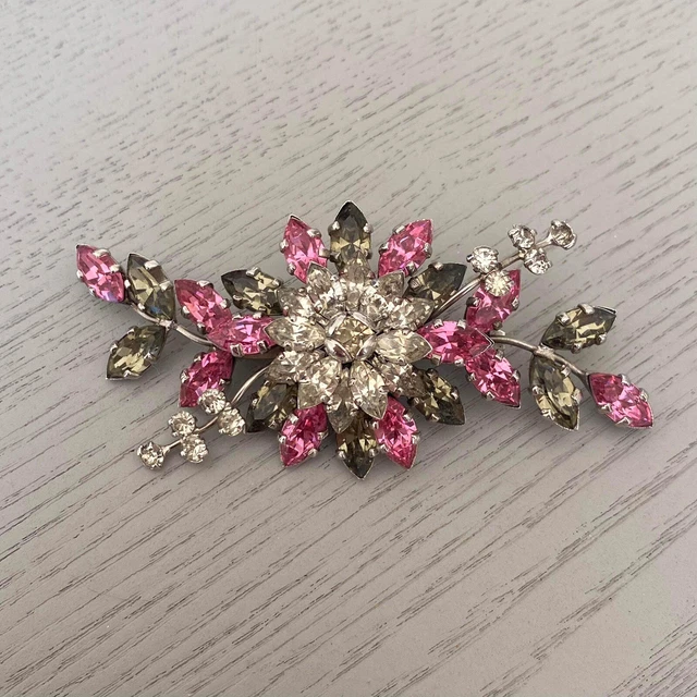Vintage Jewel Crest Signed Rhinestone Brooch
