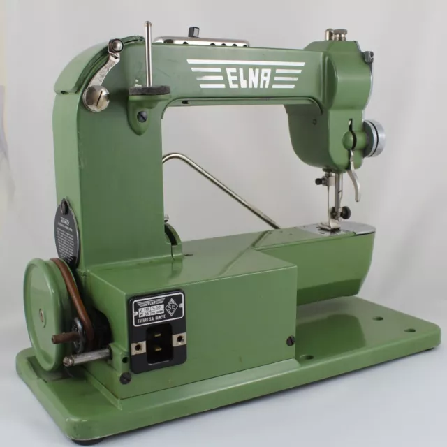 Antica macchina da cucire in ferro ELNA Supermatic, prodotta in Svizzera...