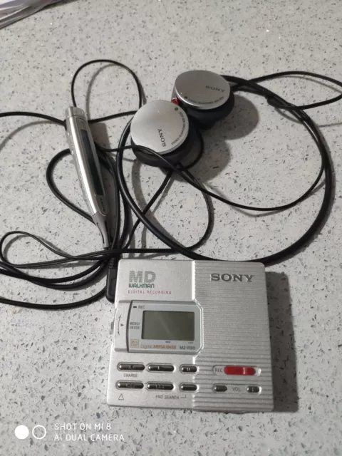 Sony Minidisc Mz-R90 + Sony Headphones Mdr-As30