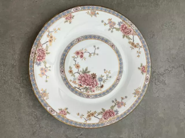 Royal Doulton  Canton H5052  22.7 cm Plate.