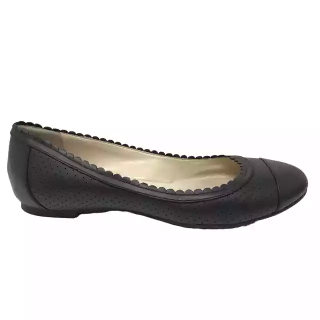 Louise et Cie Womens Size 7 Eilley Scalloped Ballet Flat Black Leather Round Toe