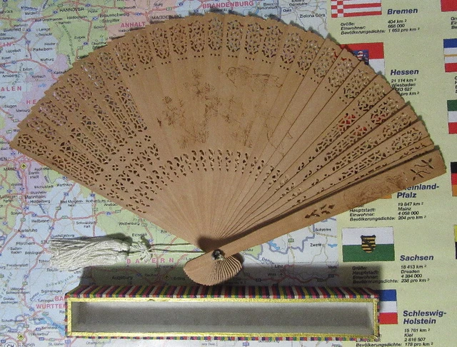 Original Bambus Fächer Japan, japanischer Faltfächer für Damen, Box mit Seide