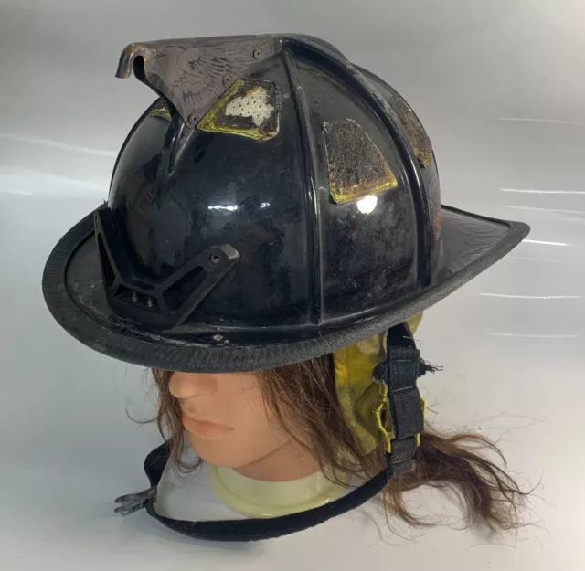 Cairns 1010 Firefighter Helmet Black  - w/ Eagle (MISSING SHIELD)