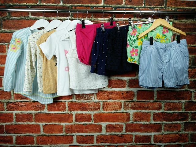 GIRLS BUNDLE AGE 3-4 H&M NEXT JOHN LEWIS etc SUMMER TOPS SKIRTS SHORTS SET 104CM