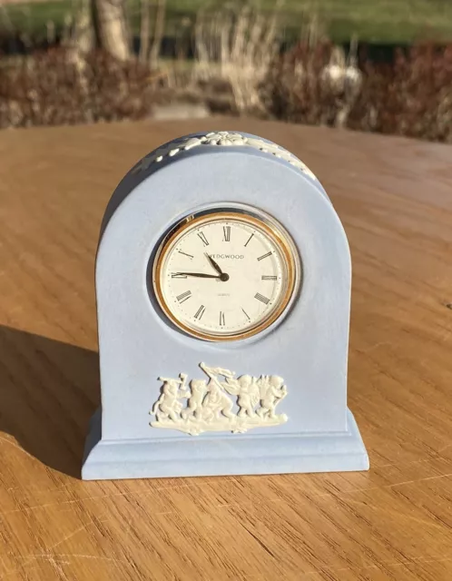 ~ BEAUTIFUL ~ Wedgewood JasperWare Miniature Mantle Clock Needs Battery