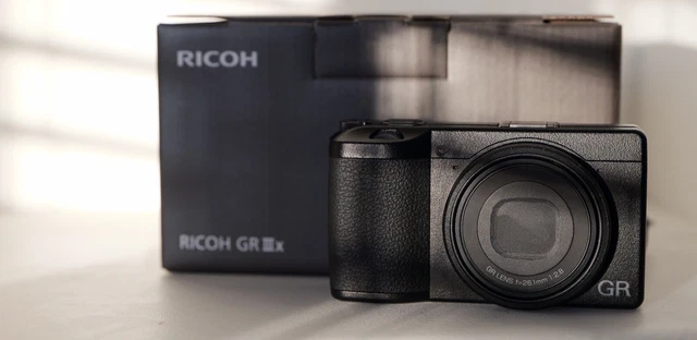 RICOH GR IIIx 24.2 MP f2.8 Digital Camera - 2103 Shutter Count
