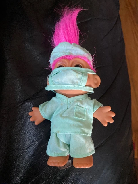 Troll nurse online