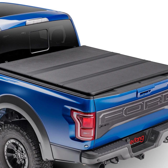 Solid Fold 2.0 Tonneau Cover
