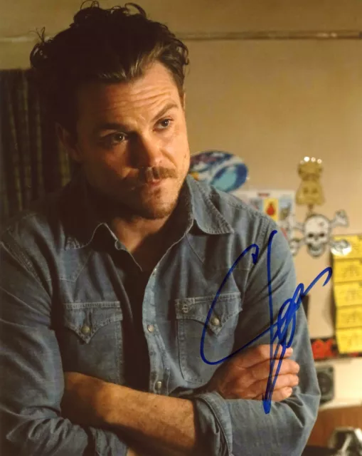 Clayne Crawford "Lethal Weapon" AUTOGRAPH Signed 8x10 Photo D