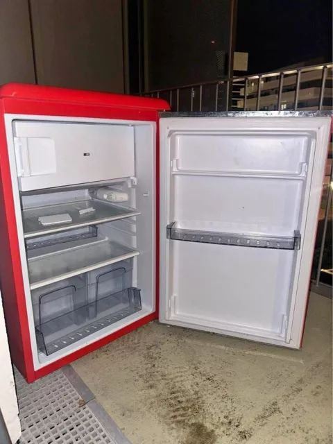 Réfrigérateur Table Top Retro Rouge - 93L