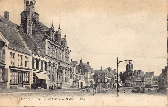 Carte Postale Ancienne Dept 59 Nord - Cassel la Grande Place et le Musée