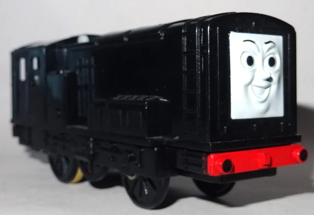 TOMY THOMAS & FRIENDS TRACKMASTER engine 