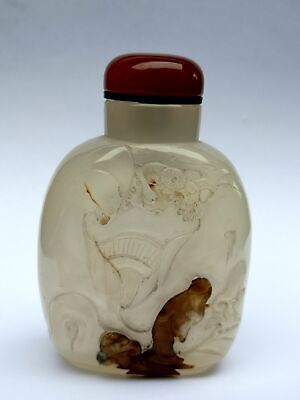 Collected Old China Natural Agate Hand Carving Landscape Figure Snuff Bottle