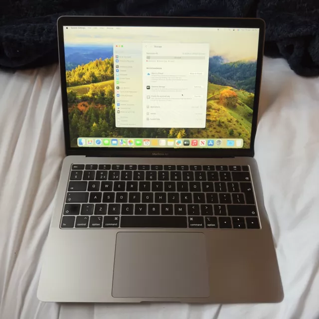 Apple MacBook Air 13" A1932 2018 1.6Ghz Dual-core i5, 8GB RAM, 256GB SSD. Grey.