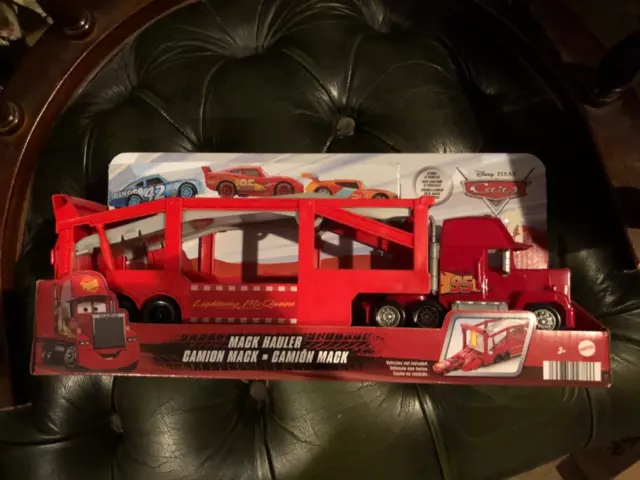 Disney Pixar Cars Mack Hauler Holds 12 Character Cars Perfect BNIB (1)