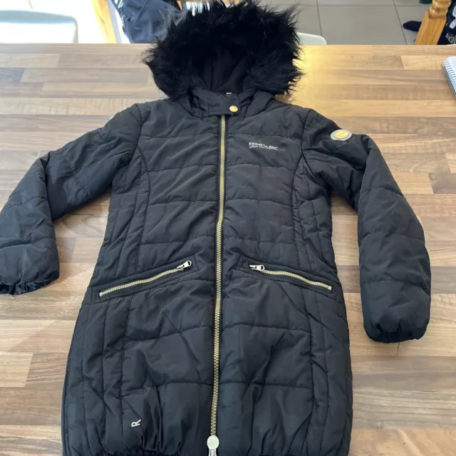 Girls Black Regatta fur hooded winter coat. age 7-8 years. VGC