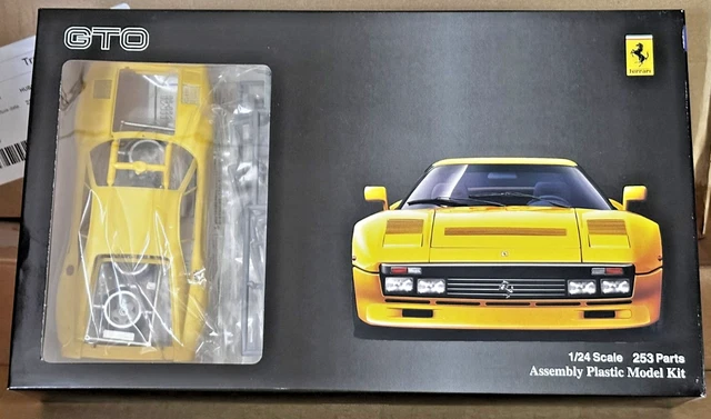 Maquette Fujimi 1/16 Ferrari 288 GTO – Kit à Monter, Occasion Très Bon état