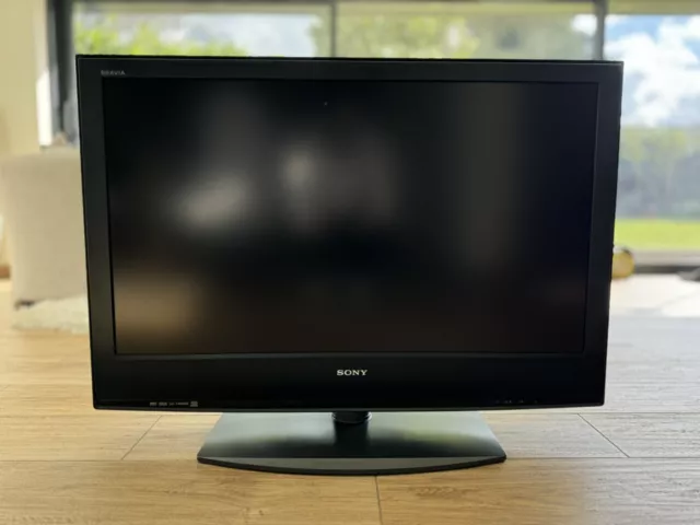 Sony Bravia KDL-40S2030 HD LCD Colour 40 Inch Tv With Stand And Remote Black