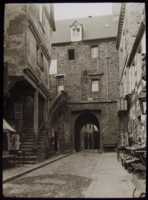 Glas magische Laterne Rutsche MONT ST MICHEL STREET SZENE DATIERT 1905 FOTO FRANKREICH