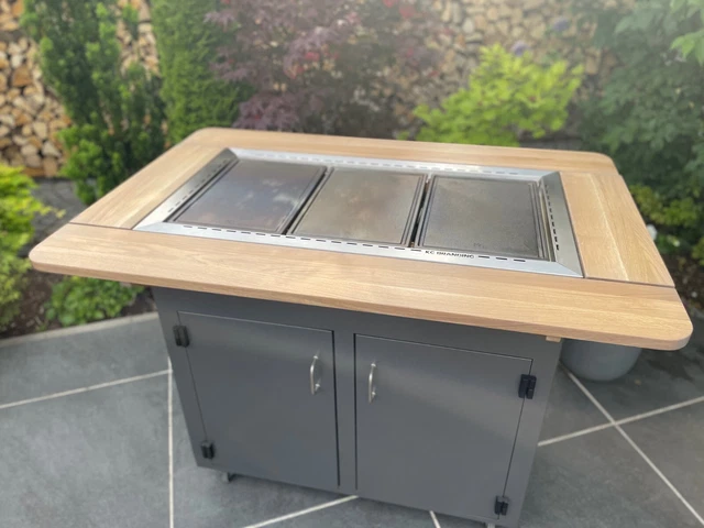 Gasgrill Edelstahl „Teppanyaki“ mit Holzumrandung und Wendeplatten