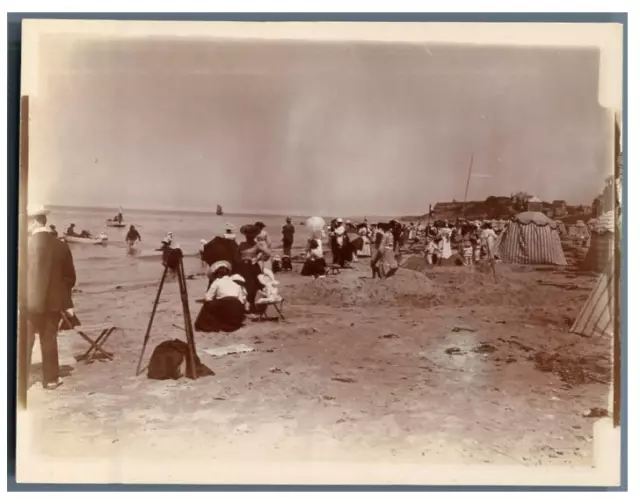 France, Wimereux, Scène sur la plage Vintage citrate print. Tirage citrate