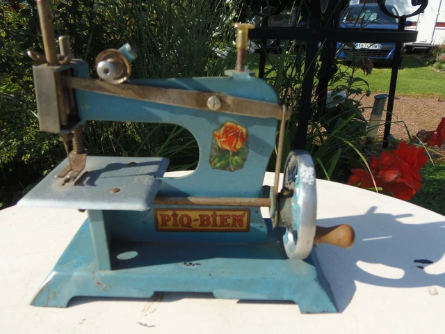 Ancienne Machine à Coudre Enfant Jouet Comix URSS - Vintage Boîte Métal - Miniature