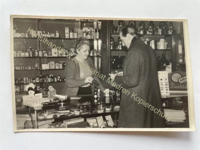 orig. Foto AK Geschäft Drogerie Laden Kolonialwaren um 1950