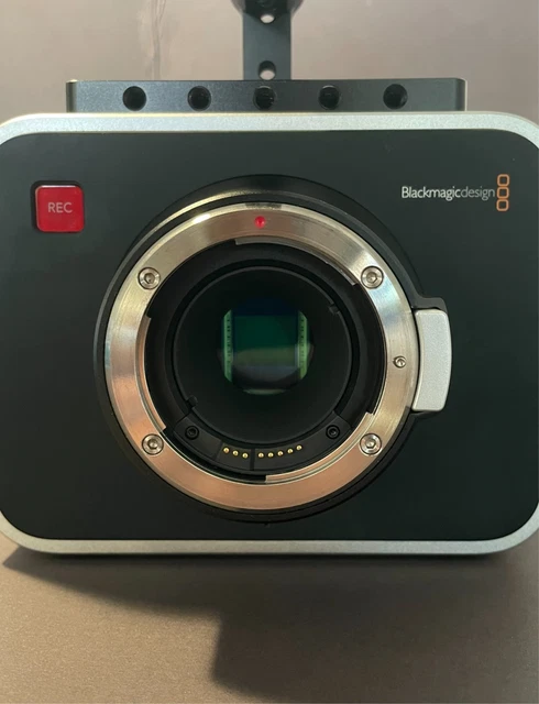 Caméra Blackmagic Cinema Camera 2.5K BMCC Avec Monture Canon EF + SSD 180 Go - Occasion