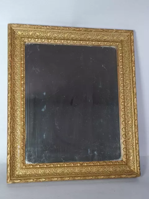 Miroir ancien dans son encadrement bois stuc doré 40x34 cm B