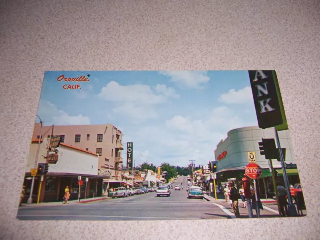 1950s MAIN STREET SCENE, DOWNTOWN OROVILLE CA. VTG POSTCARD
