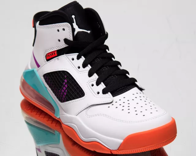 JORDAN MARS 270 GS Older Kids Grade School White Hyper Violet