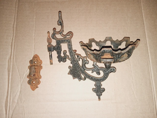 VTG Cast Iron Sconce Oil Lamp/Candle Holder Swing Arm Black With Bracket