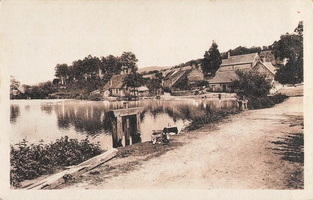 SAINT HONORE LES BAINS - Etang et village du Seu. 43611
