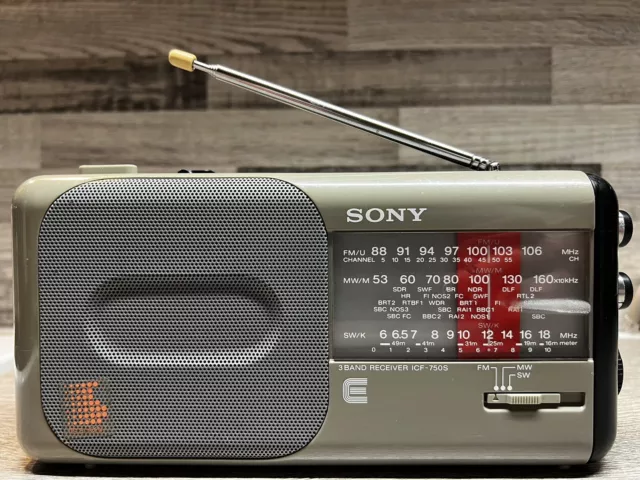 Sony ICF-750S Tragbares Radio 3 Band Receiver Vintage Weltempfänger FM/MW/SW Gut