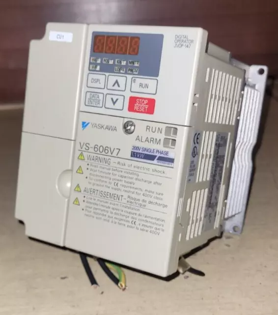 Yaskawa CIMR-V7CCB0P7 Inverter Drive VS-606V7 200V 1.1KW CIMRV7CCB0P7