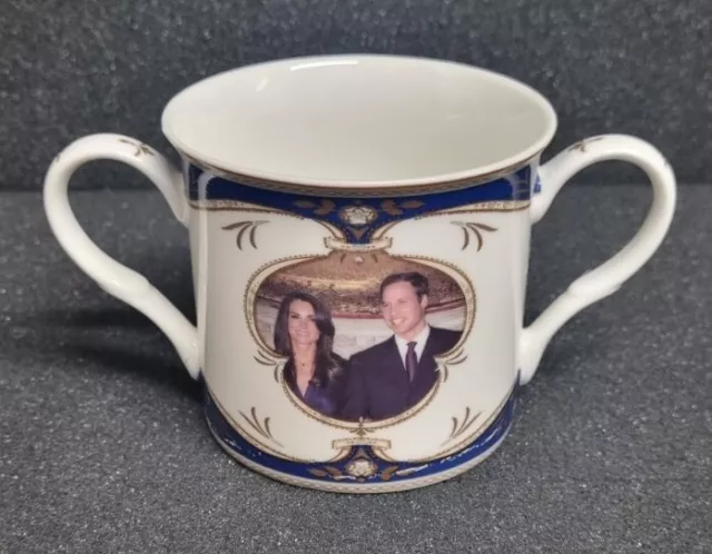 Royal Crest Fine Bone China Loving Cup Prince William & Catherine Wedding 2011