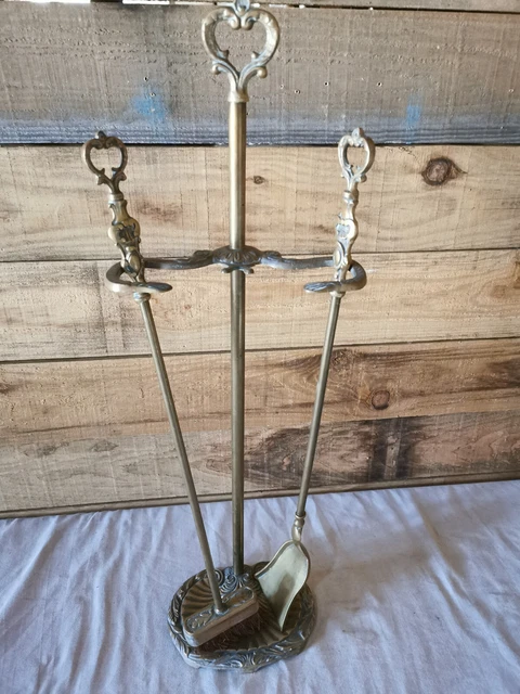 Ancien Serviteur De Cheminée – Lot De Pincettes, Pince Et Accessoires – Fer Forgé
