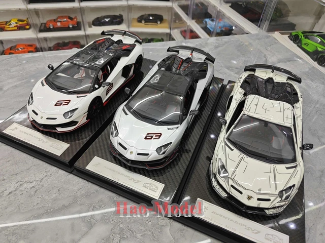 Miniature MR Collection 1/18 – Lamborghini Urus SUV Limit – Violet – Résine