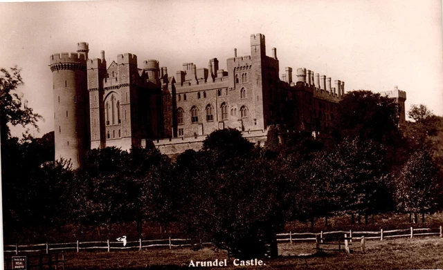 ARUNDEL CASTLE Blank Vintage Postcard Printed in Great Britain