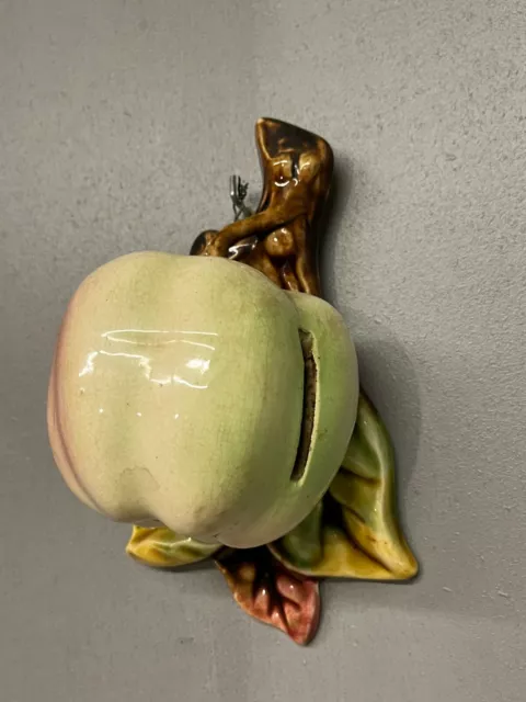 ancienne TIRELIRE A CASSER POMME  en barbotine