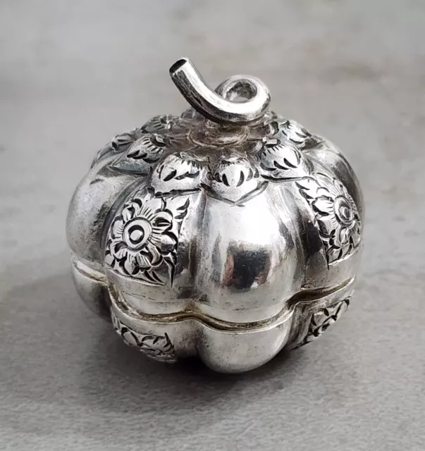 Vintage CAMBODIAN T90 Silver PUMPKIN Betel Nut Pill Box - 25.5g