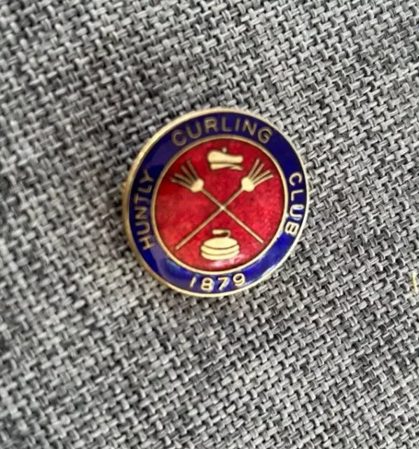 Huntly Curling Club 1979 Vintage Enamel Badge