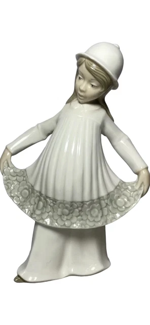 Vintage D'ART SA Porcelain Girl Figurine Ornament Handmade In Spain